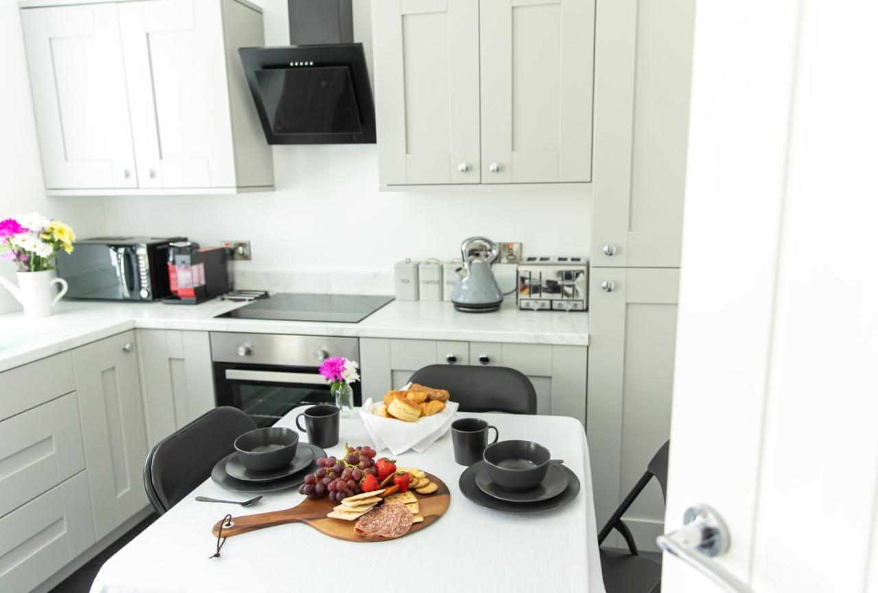 Entire Family Home , Large Rear Garden And Free Parking Белфаст Экстерьер фото